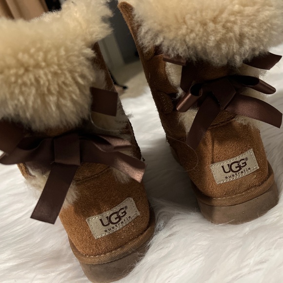 Ugg Boots - Picture 1 of 3